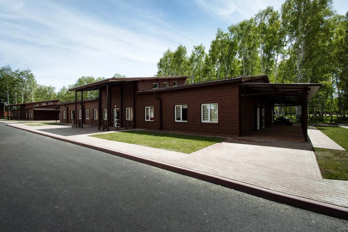 Виталий Хоценко: Благодаря поддержке нашего Президента Владимира Владимировича Путина и партии «Единая Россия» направляем порядка 200 млн рублей на строительство быстровозводимых корпусов в детских оздоровительных лагерях...