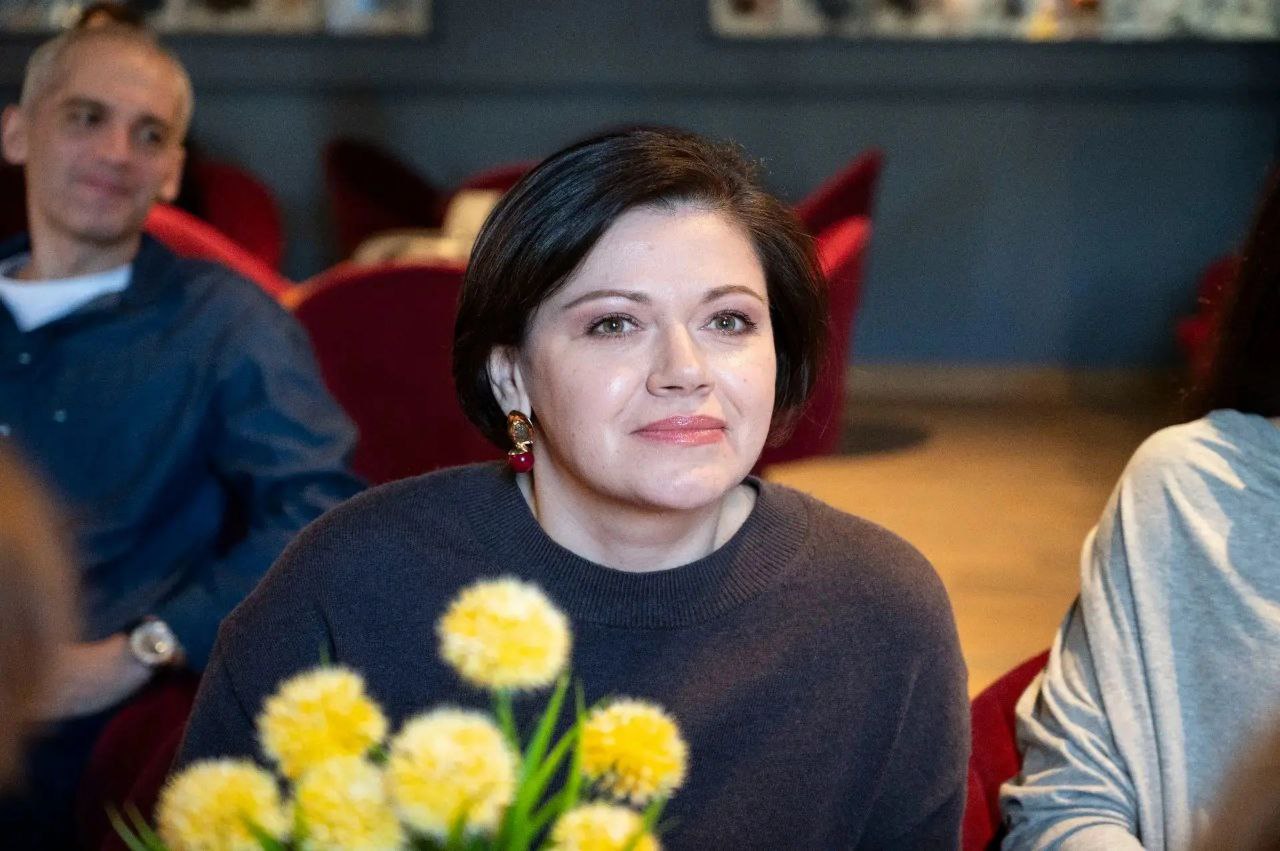 В преддверии премьерного спектакля «Вино из одуванчиков», выход которого обозначен в афише в День театра - 27 марта - в Омском театре драмы, журналисты пообщались с актёрами, занятыми в постановке В преддверии премьерного спектакля «Вино из одуванчиков», выход которого обозначен в афише в День театра - 27 марта - в Омском театре драмы, журналисты пообщались с актёрами, занятыми в постановке