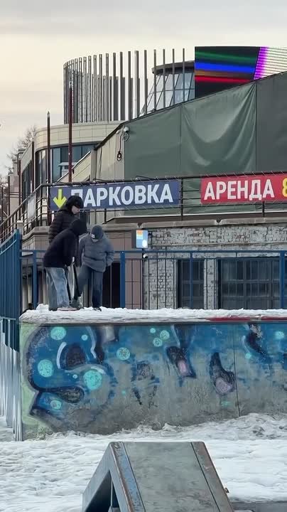 Мэр Омска попросил юных омичей не чистить скейтпарк на Бударина