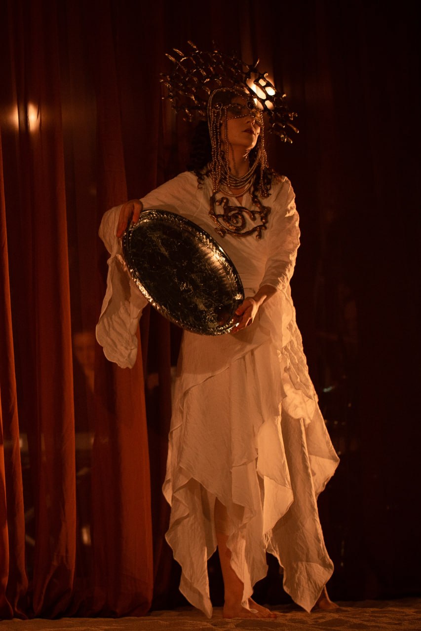 «Мир поэзии Марины Цветаевой» — в Омском ТЮЗе прошла премьера спектакля «Островитянка» «Мир поэзии Марины Цветаевой» — в Омском ТЮЗе прошла премьера спектакля «Островитянка»