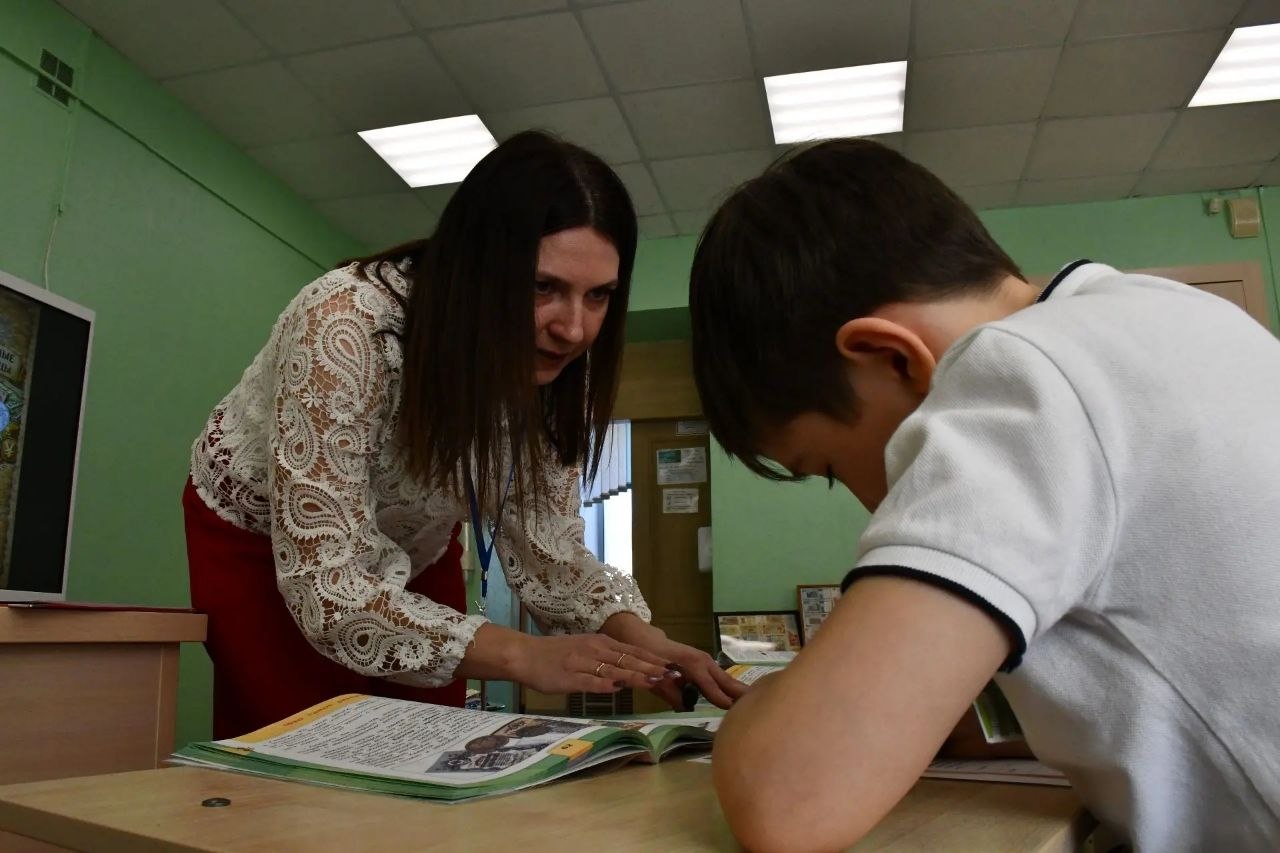 Пять омских педагогов продолжат борьбу за главный приз престижного конкурса «Учитель года России», входящего в линейку национального проекта «Молодежь и дети» Пять омских педагогов продолжат борьбу за главный приз престижного конкурса «Учитель года России», входящего в линейку национального проекта «Молодежь и дети»