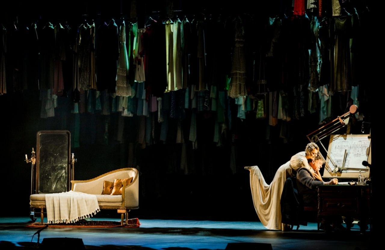 Поприветствовал участников и гостей на торжественном открытии всероссийского фестиваля «Его величество Театр» Поприветствовал участников и гостей на торжественном открытии всероссийского фестиваля «Его величество Театр»