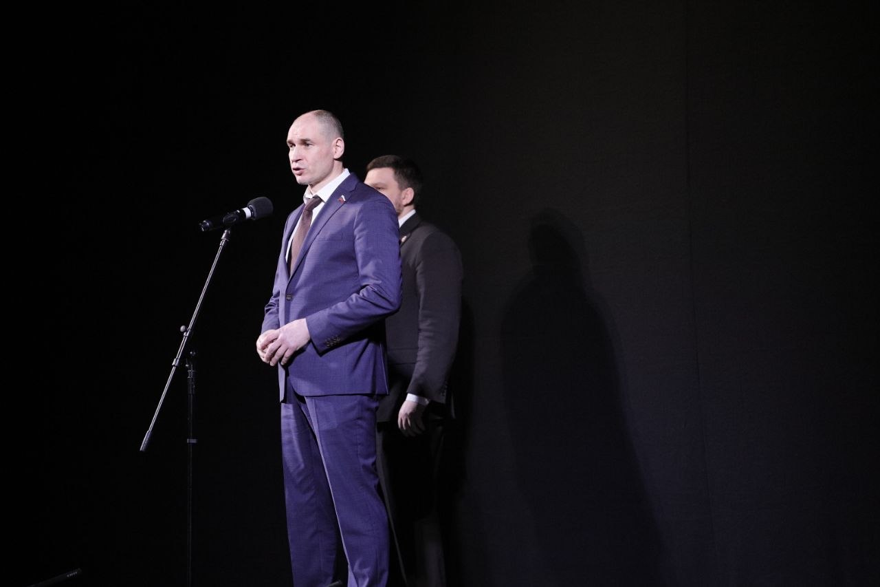 Поприветствовал участников и гостей на торжественном открытии всероссийского фестиваля «Его величество Театр»