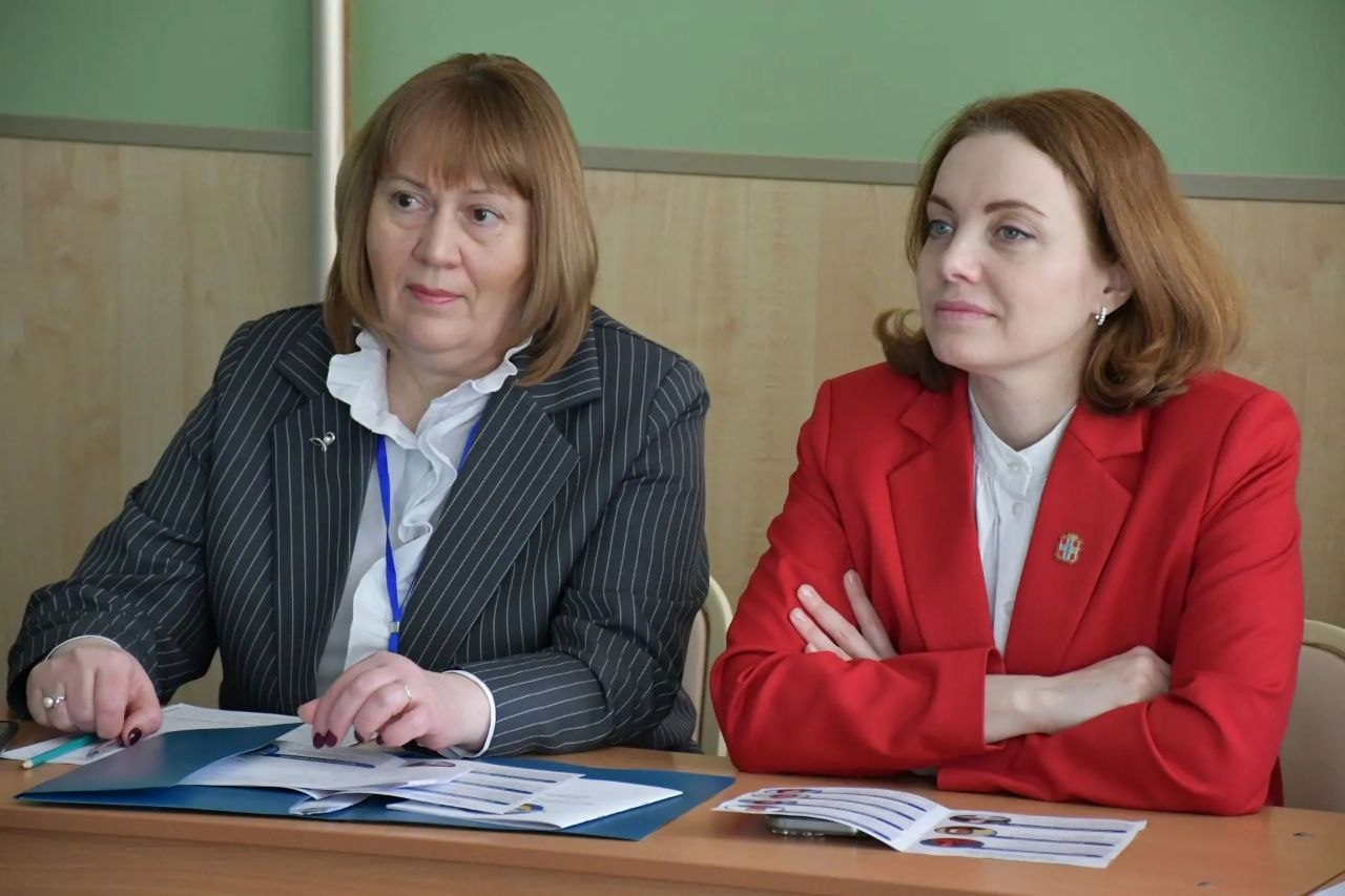 Пять омских педагогов продолжат борьбу за главный приз престижного конкурса «Учитель года России», входящего в линейку национального проекта «Молодежь и дети»