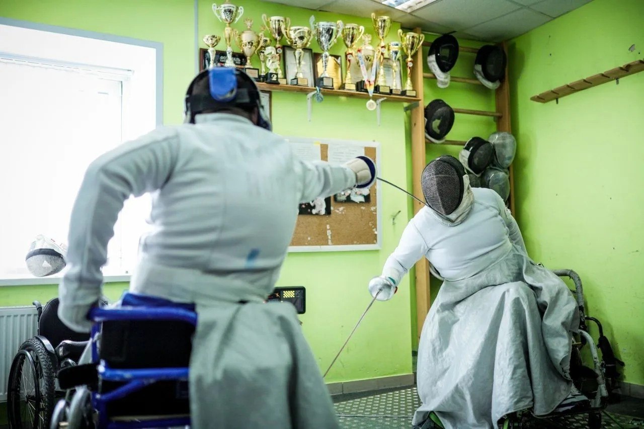 Член общественного совета проекта «ПРОдвижение ГЕРОЕВ» Александр Кузюков поддержал ветеранов СВО на соревнованиях по фехтованию на колясках Член общественного совета проекта «ПРОдвижение ГЕРОЕВ» Александр Кузюков поддержал ветеранов СВО на соревнованиях по фехтованию на колясках