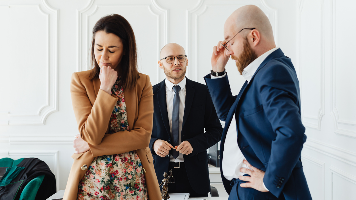 Неожиданное открытие: как женщина узнала о разводе спустя 10 лет