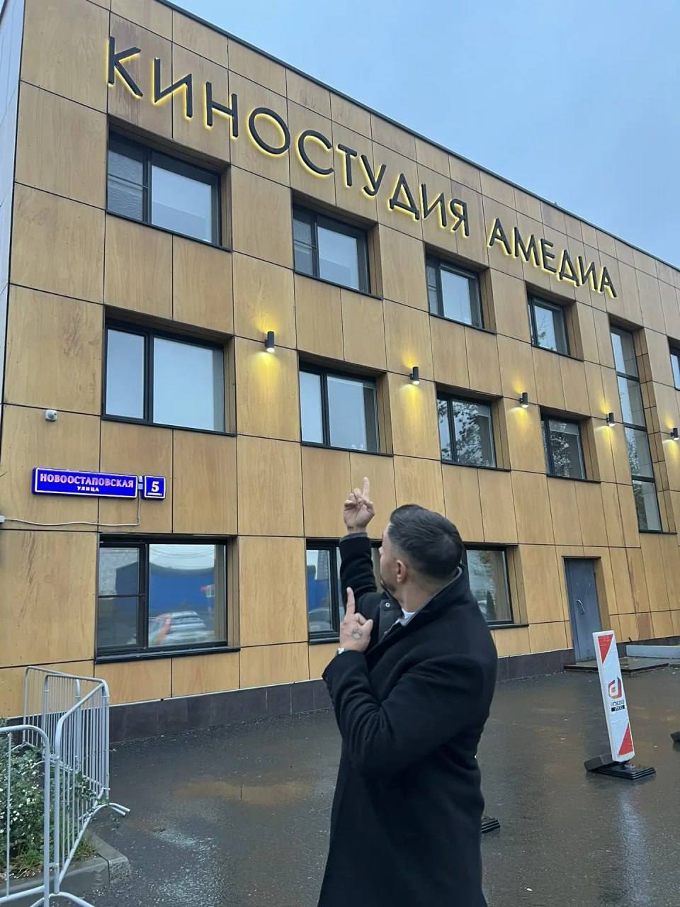 Омский итальянец поразил своим блюдом российских мастодонтов кухни на «Битве шефов» (16+) Омский итальянец поразил своим блюдом российских мастодонтов кухни на «Битве шефов» (16+)