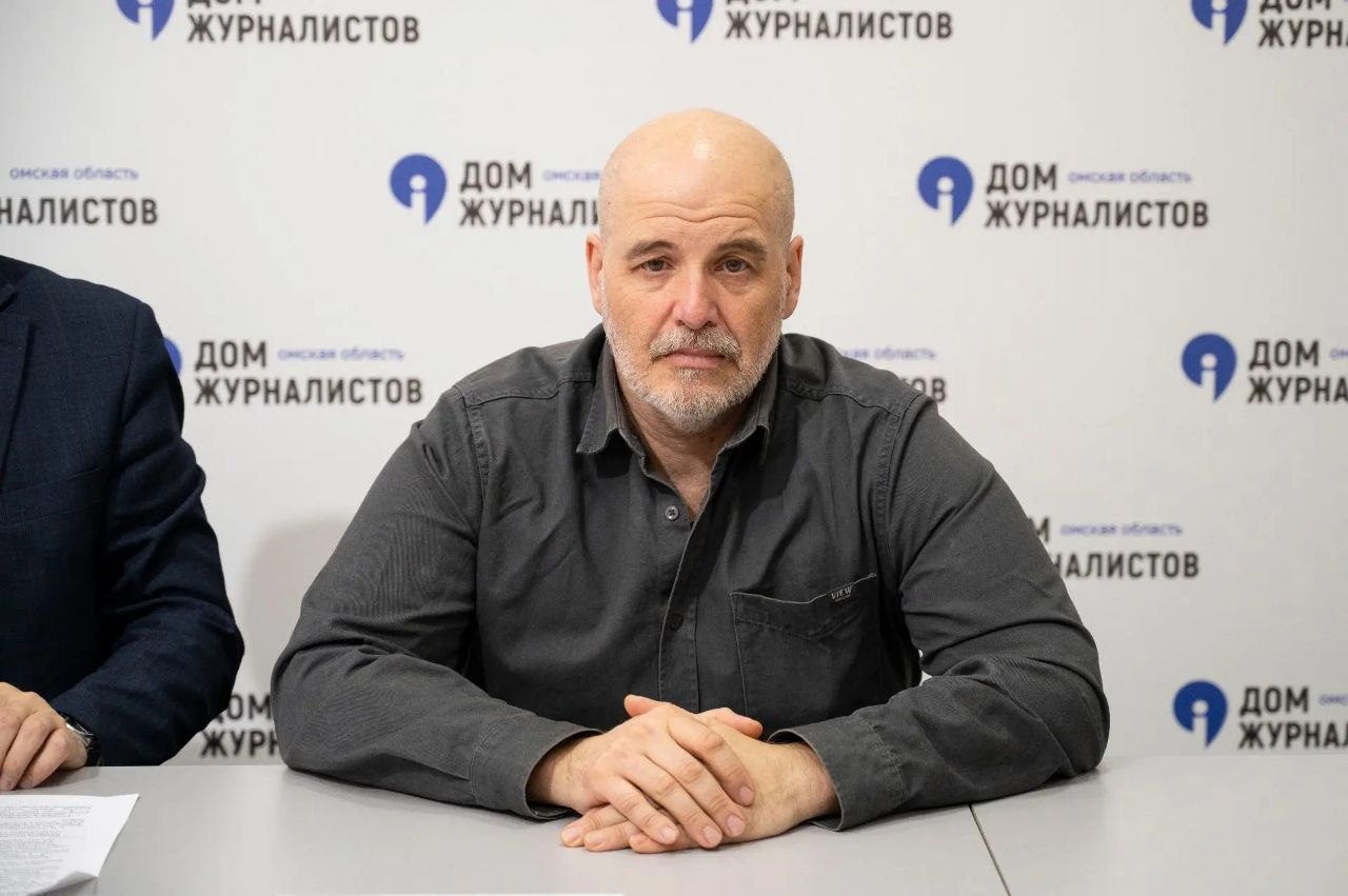 Вместе с коллегами принял участие в пресс-конференции, посвященной проведению в Культурной столице масштабного проекта для одаренных детей - Кубка губернатора по художественному творчеству Вместе с коллегами принял участие в пресс-конференции, посвященной проведению в Культурной столице масштабного проекта для одаренных детей - Кубка губернатора по художественному творчеству