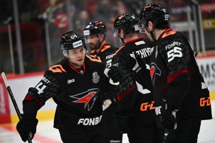 «Авангард» сегодня проведёт второй матч плей-офф против «Нефтехимика»