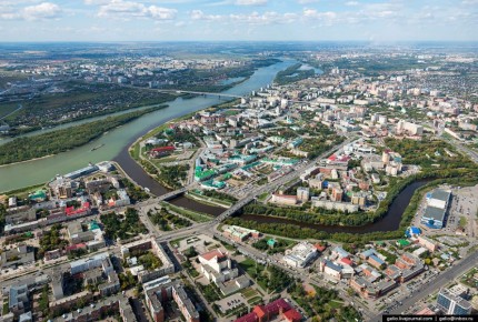 «Омские Крылья» открыли счет в первом матче в СКК им. Блинова