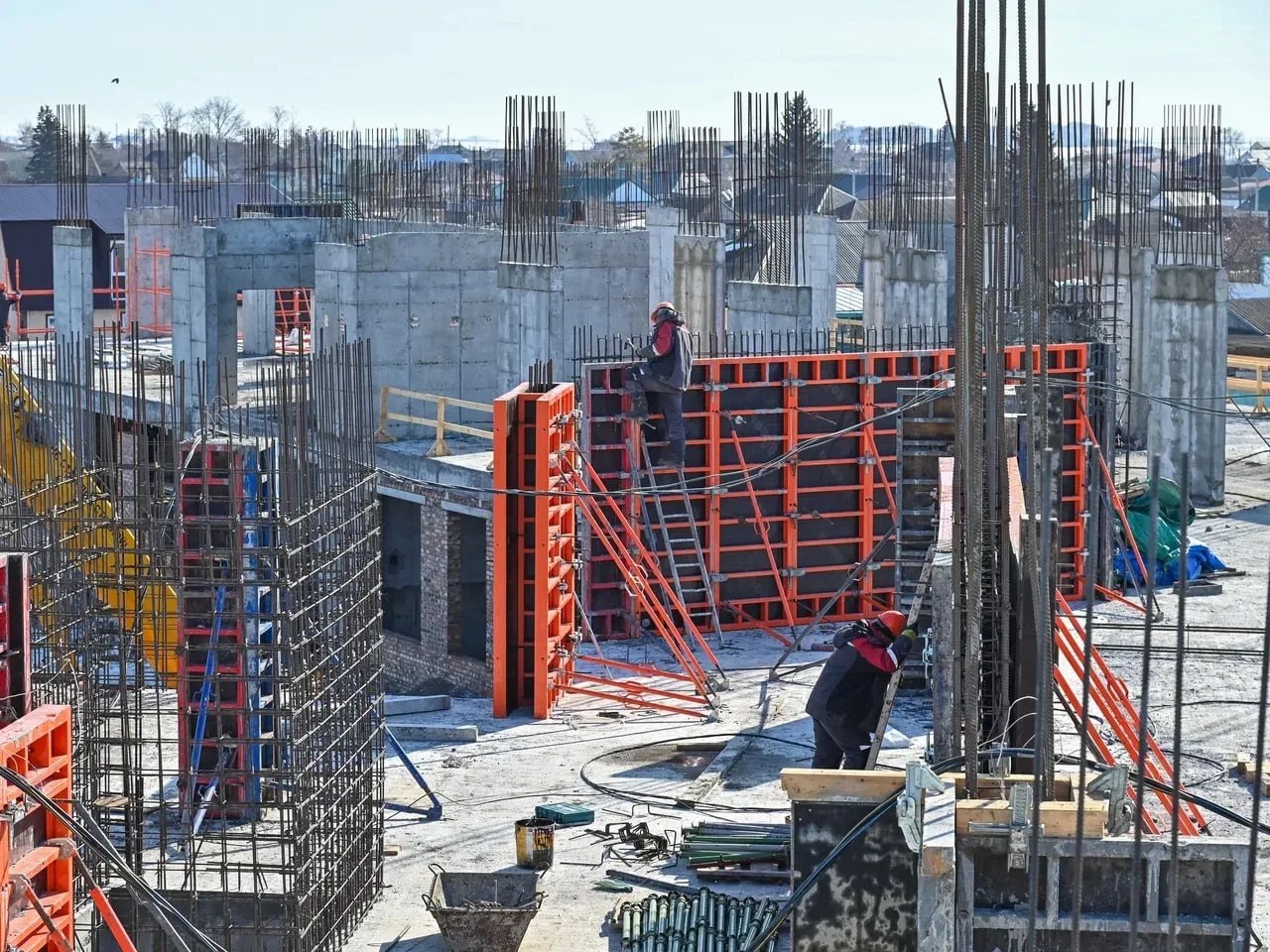 Виталий Хоценко сообщил о ходе строительства школы в селе Одесское Виталий Хоценко сообщил о ходе строительства школы в селе Одесское