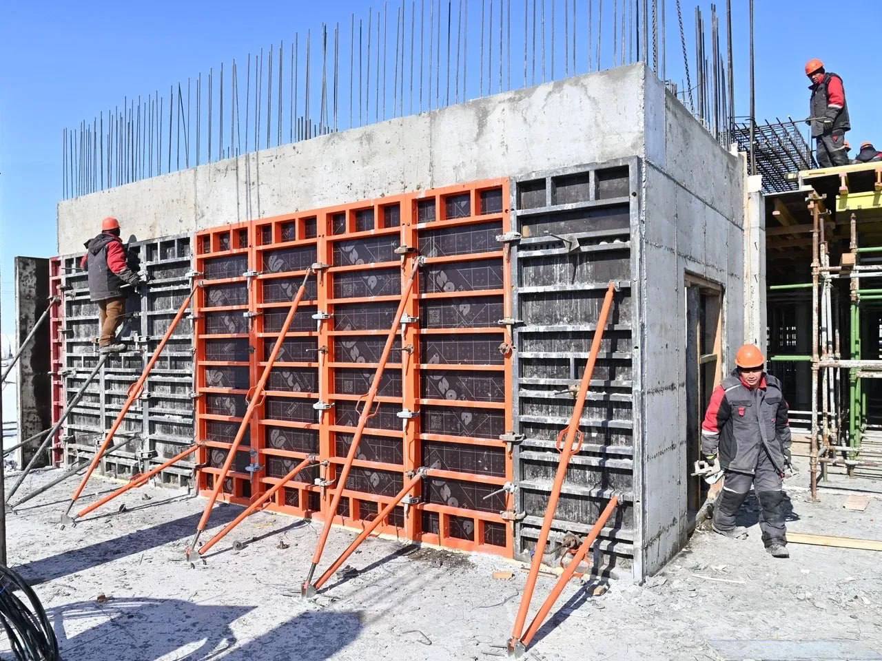 В селе Одесское строят новую школу на 550 мест В селе Одесское строят новую школу на 550 мест