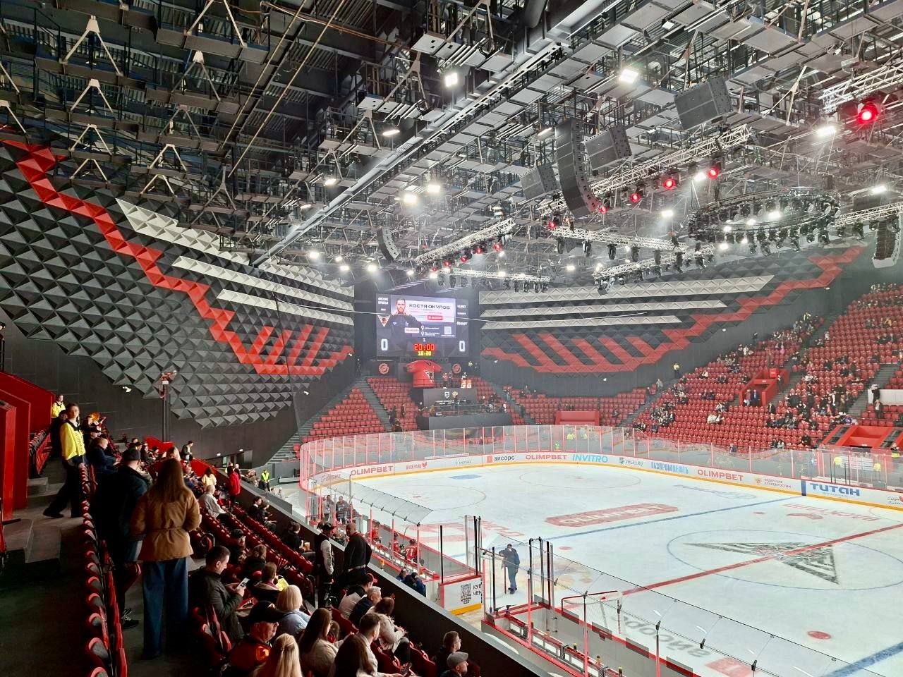 В Омске матчем плей-офф ВХЛ открылся реконструированный СКК им. Блинова. На льду обновленного объекта проходит встреча плей-офф Всероссийской хоккейной лиги (ВХЛ) "Омские крылья" - "Челмет" В Омске матчем плей-офф ВХЛ открылся реконструированный СКК им. Блинова. На льду обновленного объекта проходит встреча плей-офф Всероссийской хоккейной лиги (ВХЛ) "Омские крылья" - "Челмет"