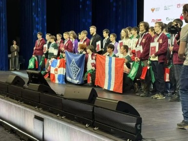 Омские школьники завоевали три призовых места в финале Всероссийской олимпиады школьников по информатике