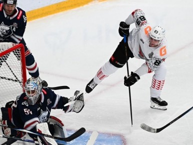 «Авангард» в шаге от второго раунда: омичи разгромили «Нефтехимик» в Нижнекамске — 5:2