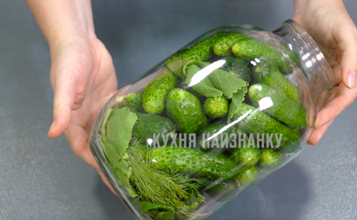 Неповторимые огурцы на зиму: хрусталик в банках без уксуса и сахара