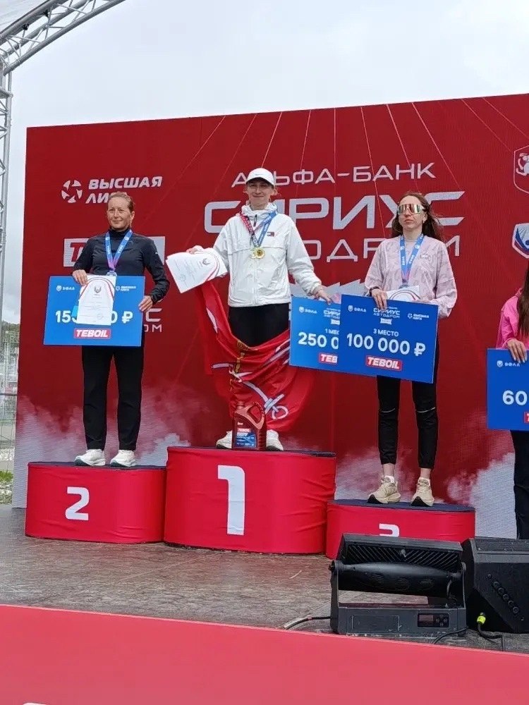 Наша прославленная бегунья Марина Ковалёва стала второй на чемпионате России по полумарафону в Сочи