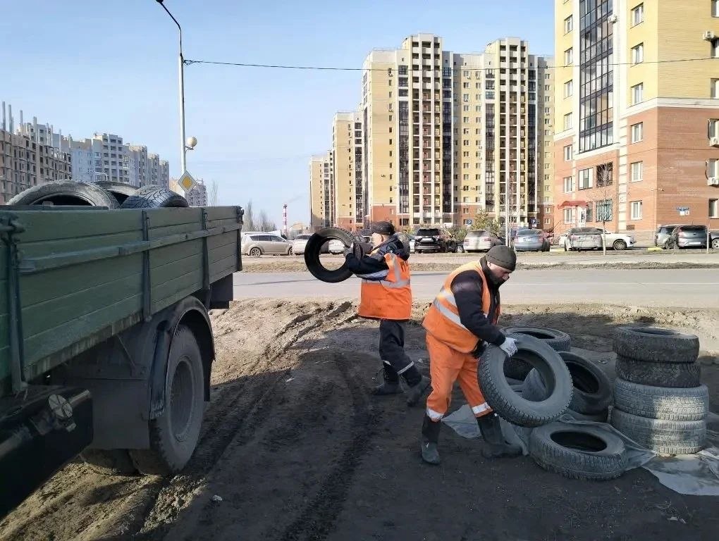 В минувшие сутки в работах по содержанию улично-дорожной сети было задействовано 195 единиц техники и 239 рабочих