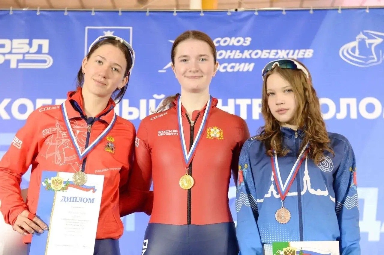 Елизавета Диких завоевала 3 медали на всероссийских стартах по конькобежному спорту «Коломенский лёд»