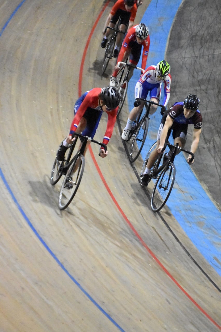 В Омском велотреке прошло первенство региона по велоспорту В Омском велотреке прошло первенство региона по велоспорту