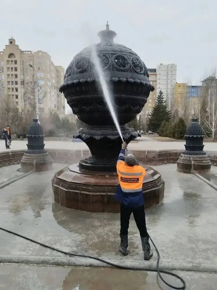 В Омске готовят к запуску фонтаны В Омске готовят к запуску фонтаны