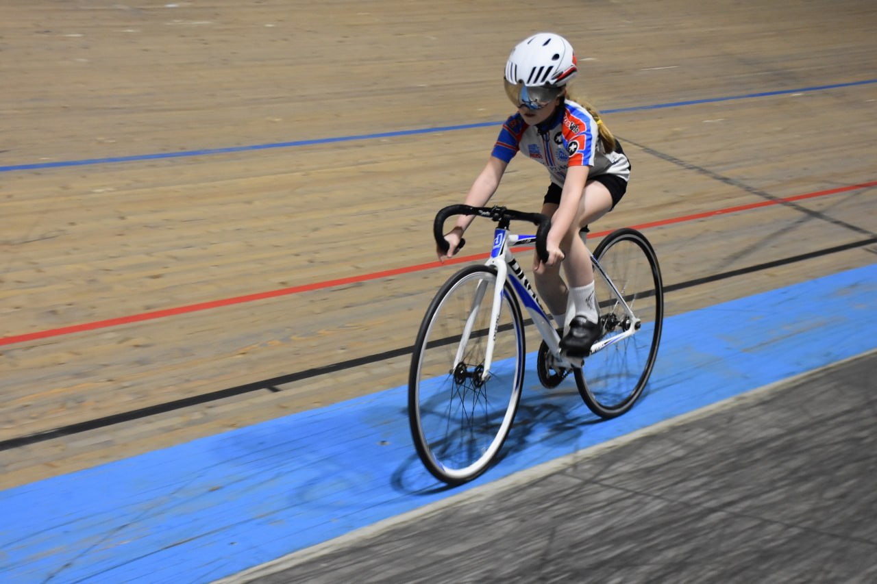 В Омском велотреке прошло первенство региона по велоспорту