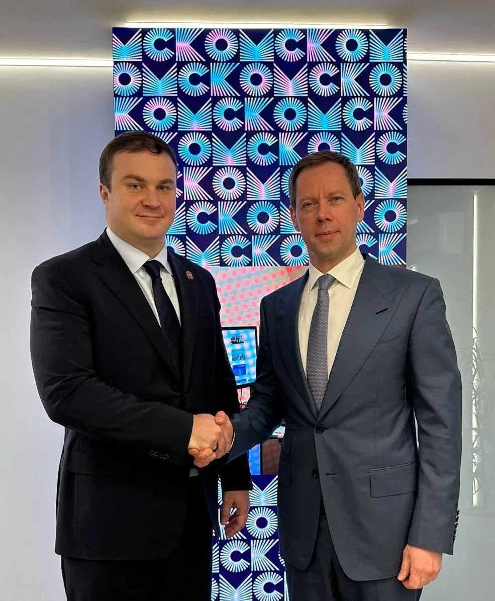 Виталий Хоценко обсудил развитие омского завода «Напитки Вместе»