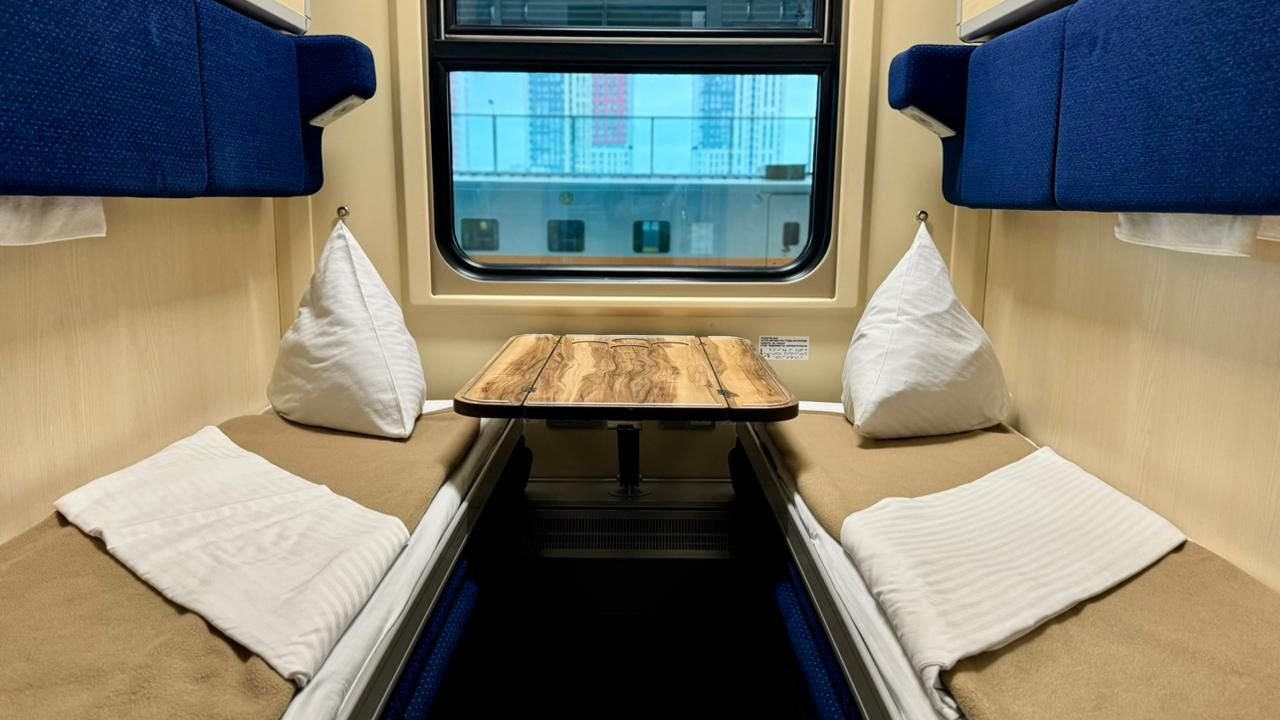 В составе поезда Астана — Омск появились современные вагоны