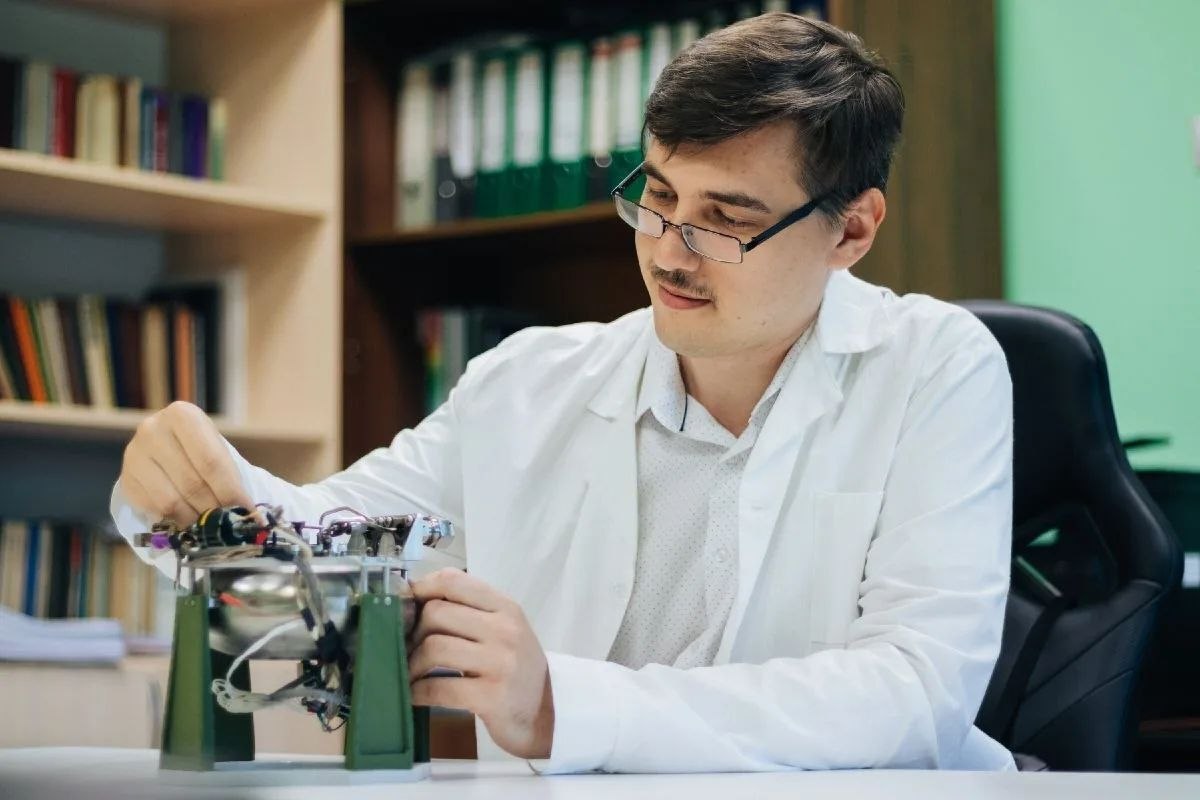 От вуза до орбиты: Омский политех создает технологии будущего для космической отрасли От вуза до орбиты: Омский политех создает технологии будущего для космической отрасли