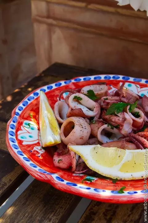 Нежные кальмары на сковороде: простой и вкусный рецепт