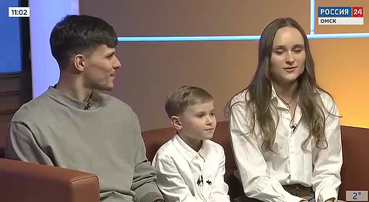 «Познакомились в 15 лет»: вратарь «Авангарда» Никита Серебряков рассказал, как встретил свою жену