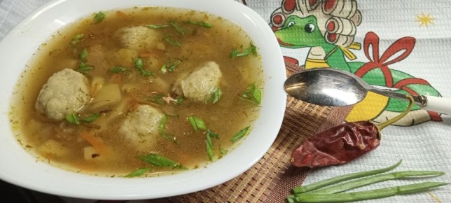 Рассольник с загадочным вкусом: рыбный суп с секретом