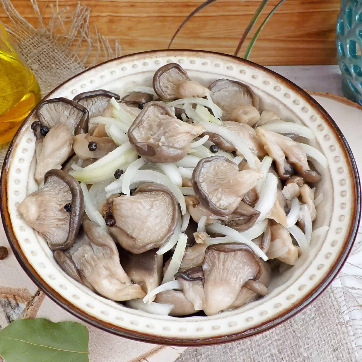 Легкий и вкусный маринованный вариант вешенок на праздничный стол