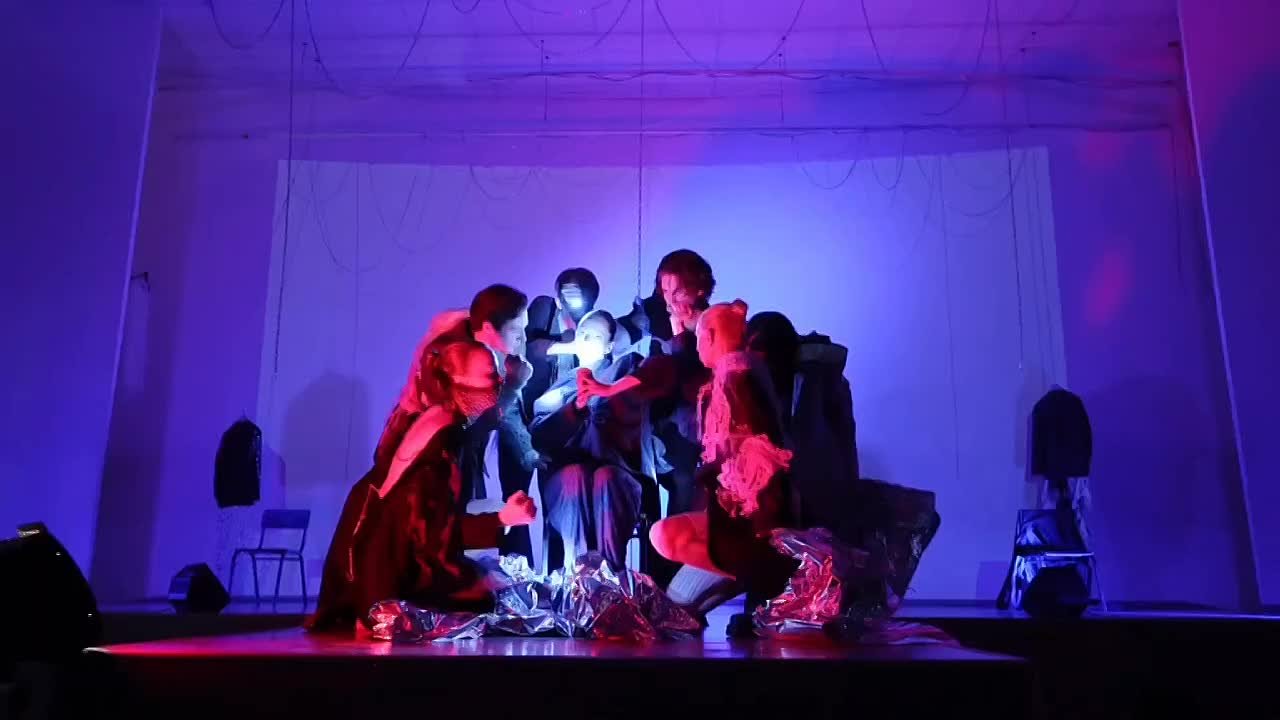 Премьера пластического спектакля Молодежного театра мод OBRAZ «Море волнуется в нас» (16+) прошла в ОмГТУ