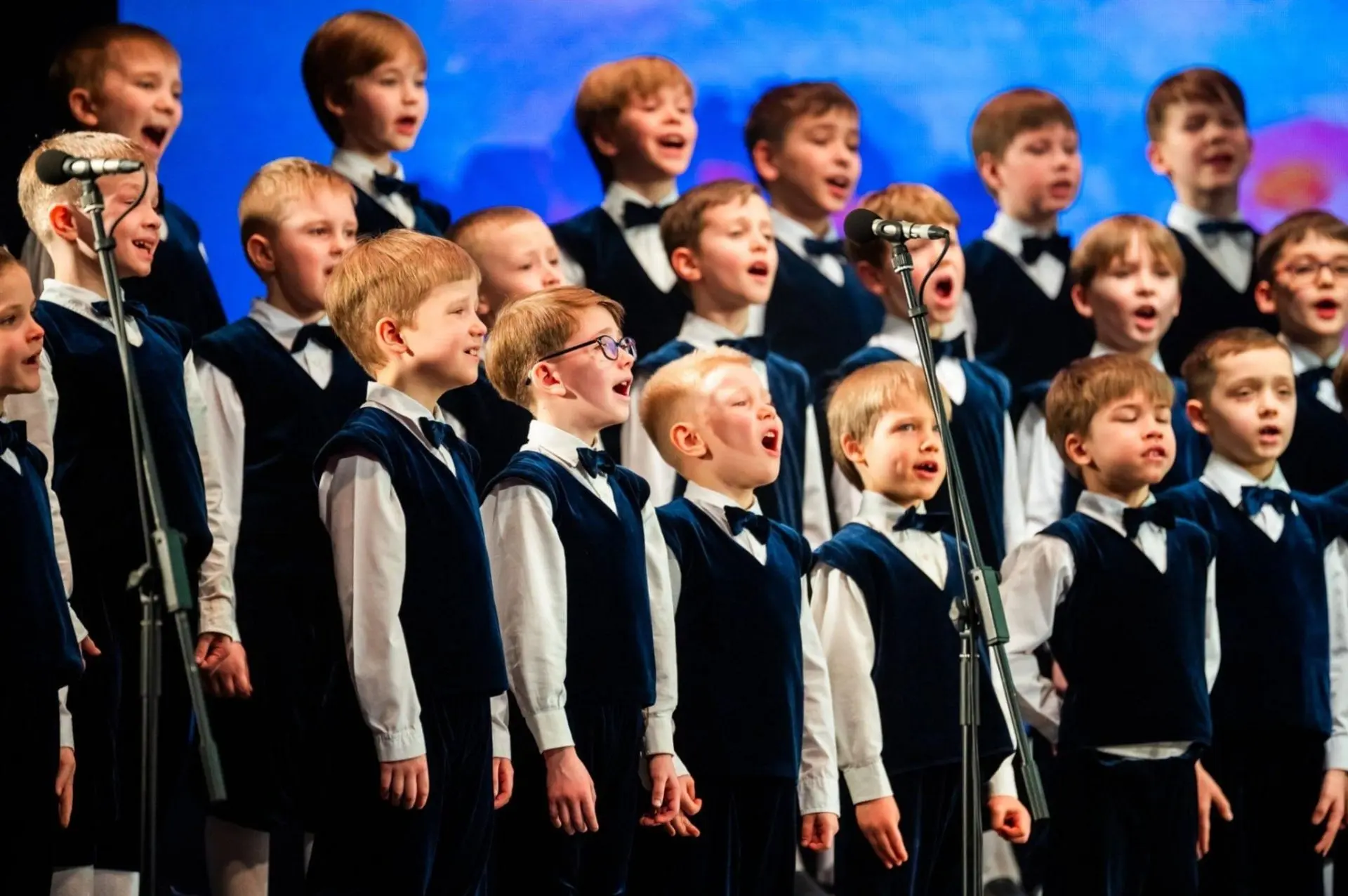 Сергей Шелест: Дорогие любители музыки, эта новость для вас: сегодня мы даем старт Всероссийскому фестивалю хоровых коллективов «Поющая планета»