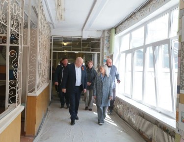 Сергей Шелест: Благодаря инициативе Президента страны Владимира Владимировича Путина и поддержке партии «Единая Россия» в нашем городе стартовал третий этап капитального ремонта образовательных учреждений
