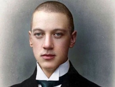 Критики считали его поэзию искусственной, слишком продуманной, идущей от ума, а не от сердца. А он был храбрым кавалеристом, прошел несколько кампаний Первой мировой, дважды удостаивался Георгия, получил звание прапорщика