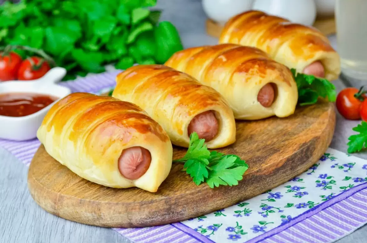 Сосиски в тесте: простота и вкус на любой праздник