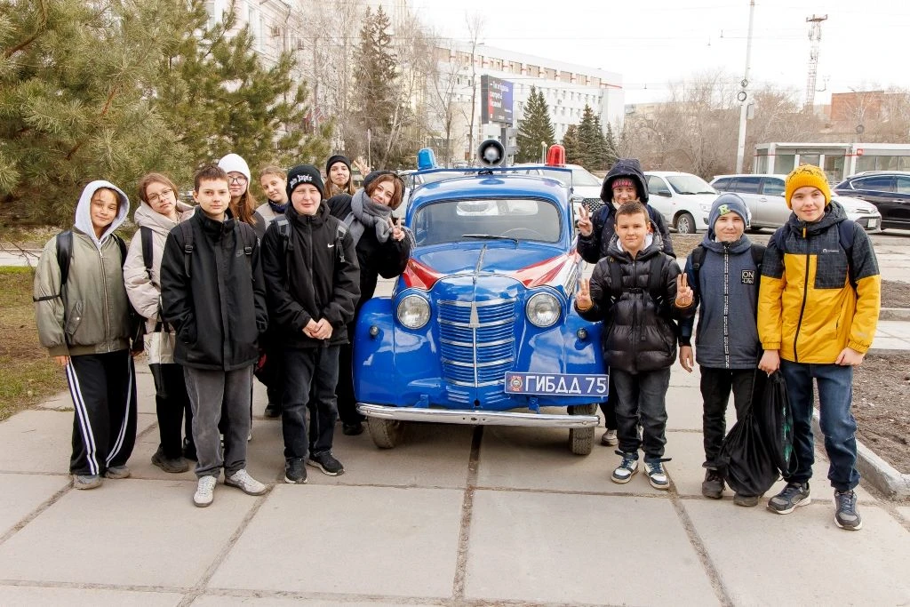 Омские полицейские организовали праздник для юных инспекторов дорожного движения Омские полицейские организовали праздник для юных инспекторов дорожного движения