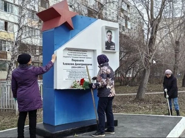 На Левобережье готовят мемориальные объекты к празднику