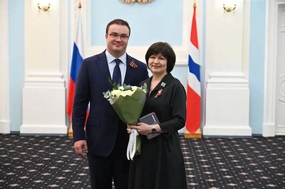 Виталий Хоценко вручил омичам государственные награды и почётные звания Виталий Хоценко вручил омичам государственные награды и почётные звания