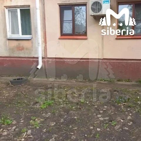 Двое детей выпали из окон за один день в Омске