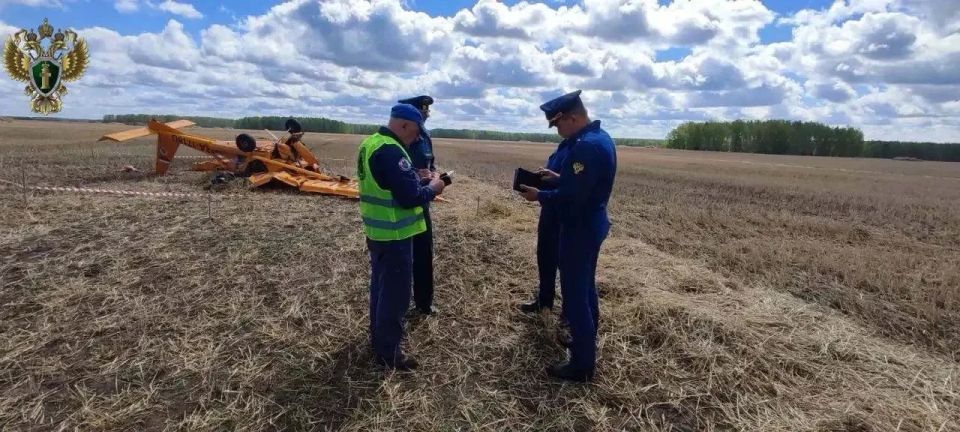 Появились кадры с места авиакатастрофы в Омской области