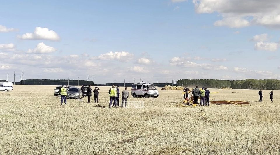 Появились кадры с места авиакатастрофы в Омской области Появились кадры с места авиакатастрофы в Омской области