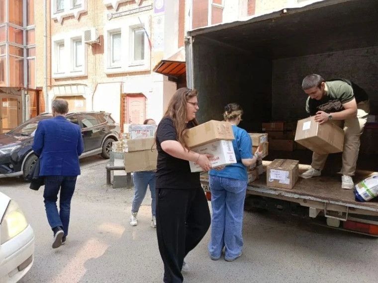 Межнациональный и межконфессиональный центр гуманитарной помощи продолжает формировать гуманитарные грузы