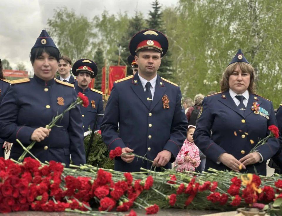 Следователи Омской области приняли участие в торжественном митинге и патриотическом мероприятии «В лесу прифронтовом» Следователи Омской области приняли участие в торжественном митинге и патриотическом мероприятии «В лесу прифронтовом»