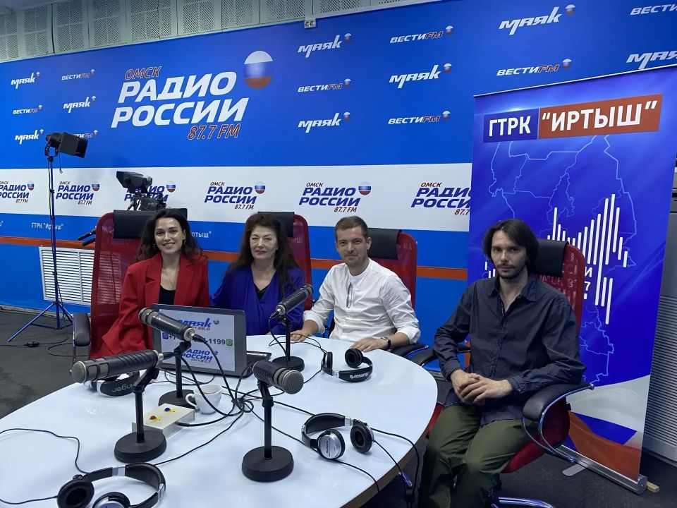 Сегодня в нашей стране отмечают День радио — профессиональный праздник работников всех отраслей связи в России Сегодня в нашей стране отмечают День радио — профессиональный праздник работников всех отраслей связи в России