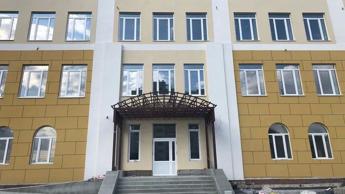 В Омске готовят к открытию восстановленное здание гимназии