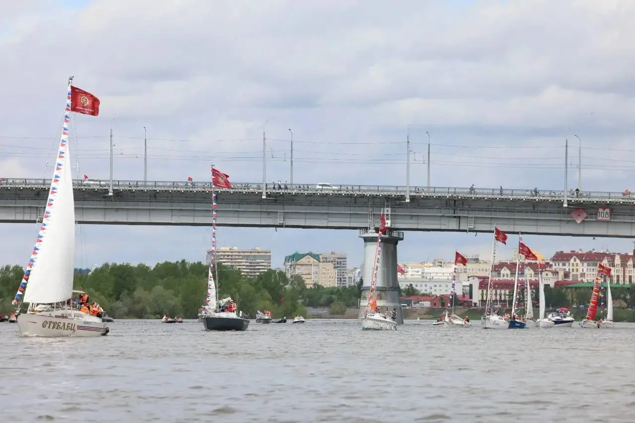 Водное шествие «Бессмертного полка» прошло сегодня по Иртышу