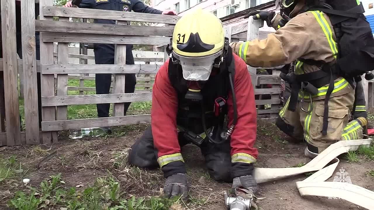 На кону – региональный этап: в Омской области определяют лучших газодымозащитников